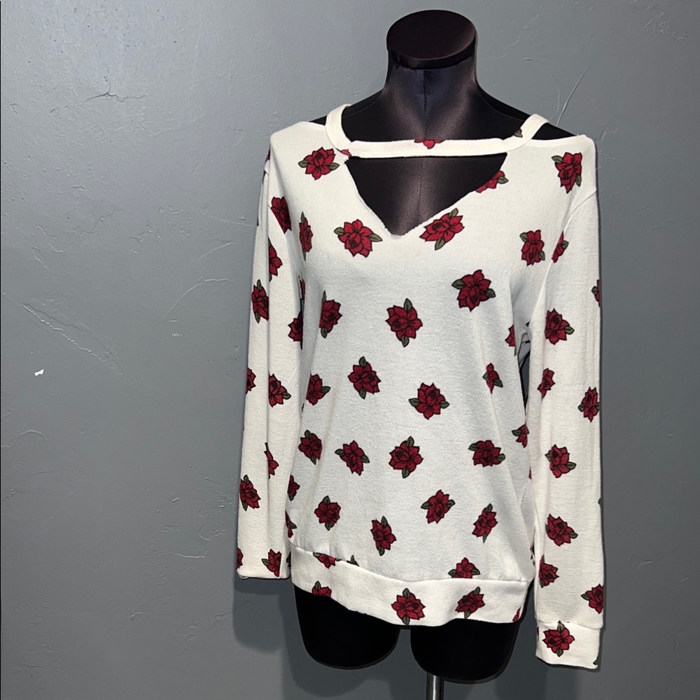 Almost Famous Roses Long sleeve Top!